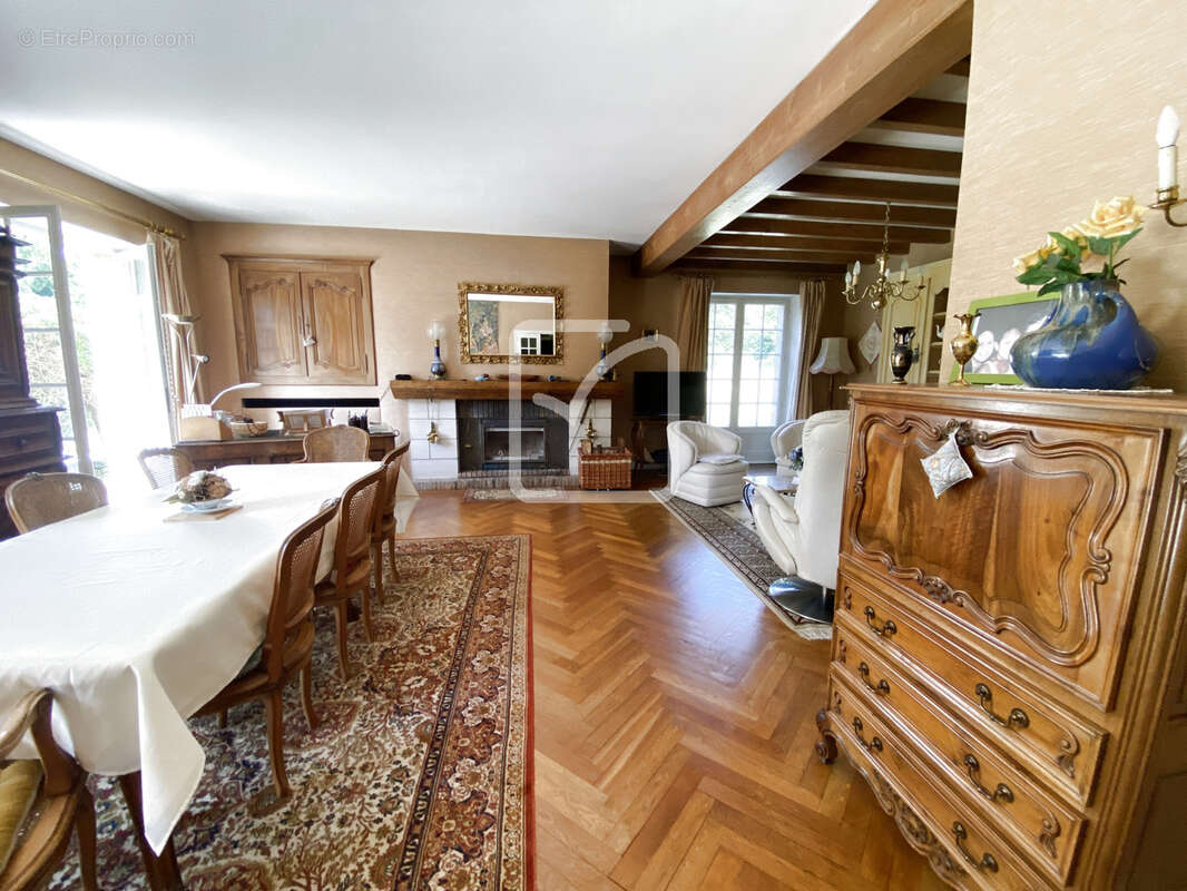 Maison à LATRONQUIERE