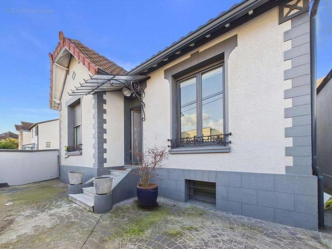 Maison à SAINT-MAUR-DES-FOSSES