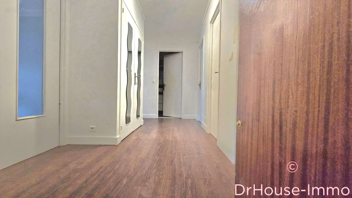 Appartement à AUBERVILLIERS