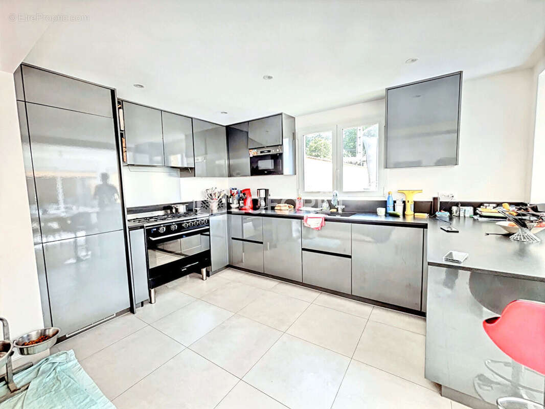 Maison à LES MOLIERES