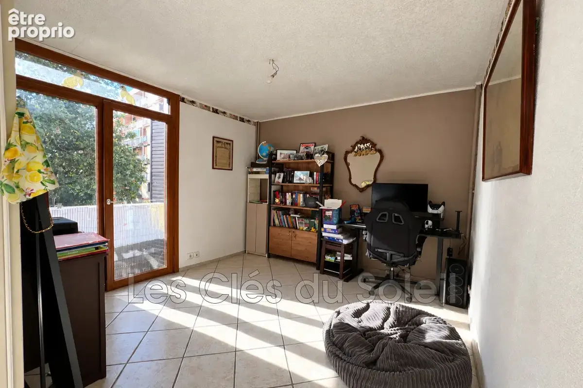 Appartement 4 pièces 80 m² à vendre à La Valette-Du-Var (83160) - photo 3