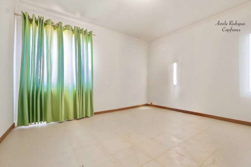 Maison à SAINT-MARTIN-BELLE-ROCHE