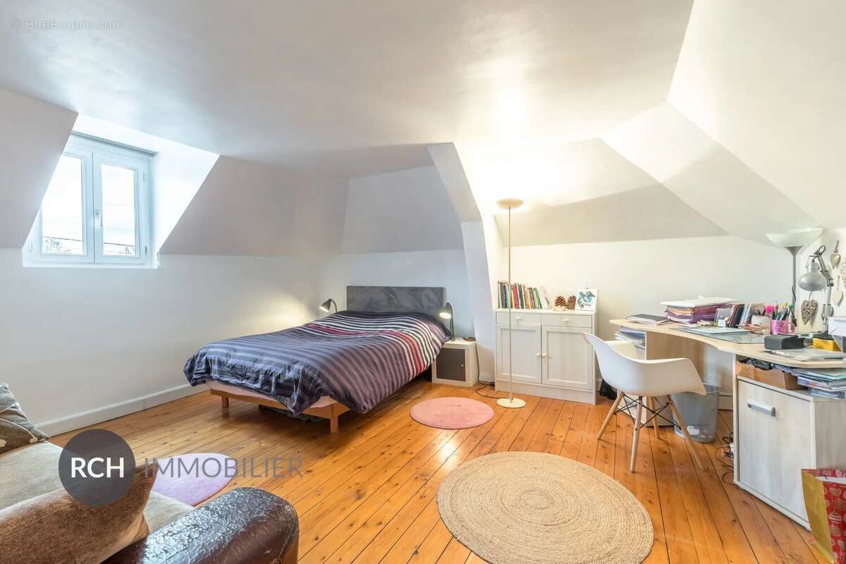 Maison à NEAUPHLE-LE-CHATEAU