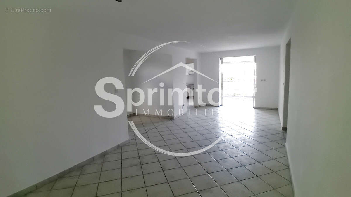 Appartement à BAIE-MAHAULT