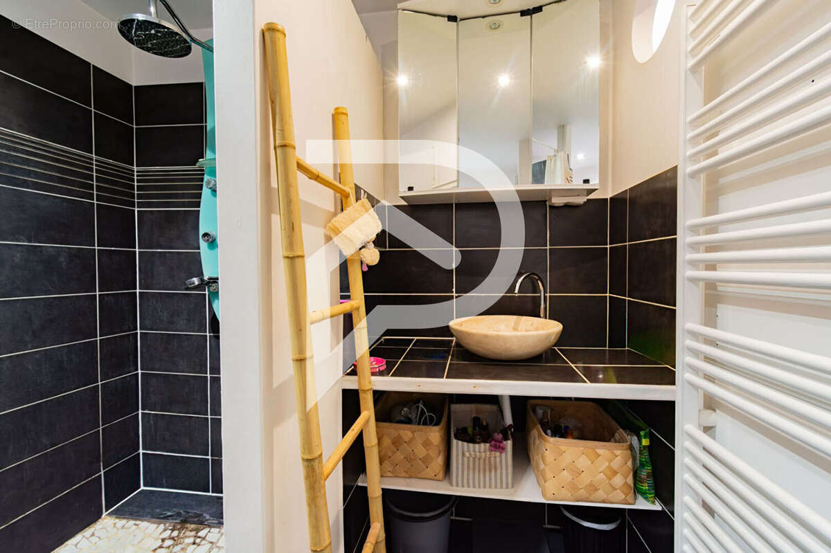 Appartement à MARSEILLE-2E