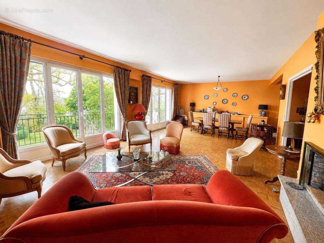 Appartement à SAINT-NOM-LA-BRETECHE