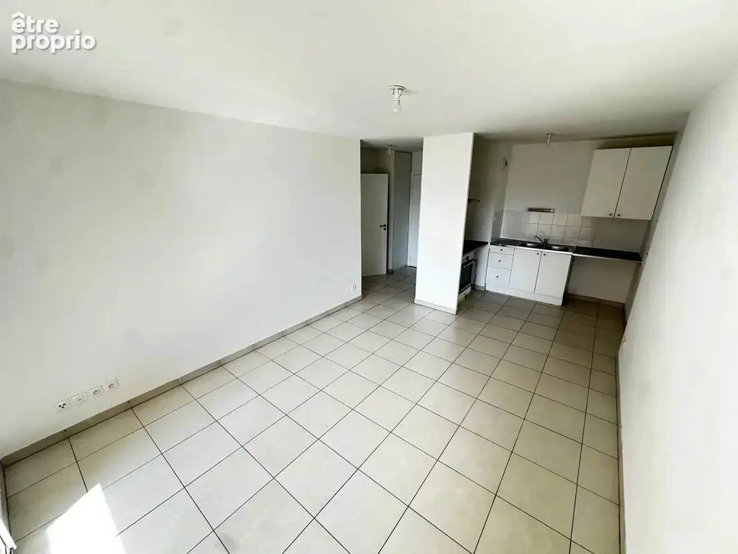 type 2 ( 2010) calme,  avec garage privatif. - photo 5