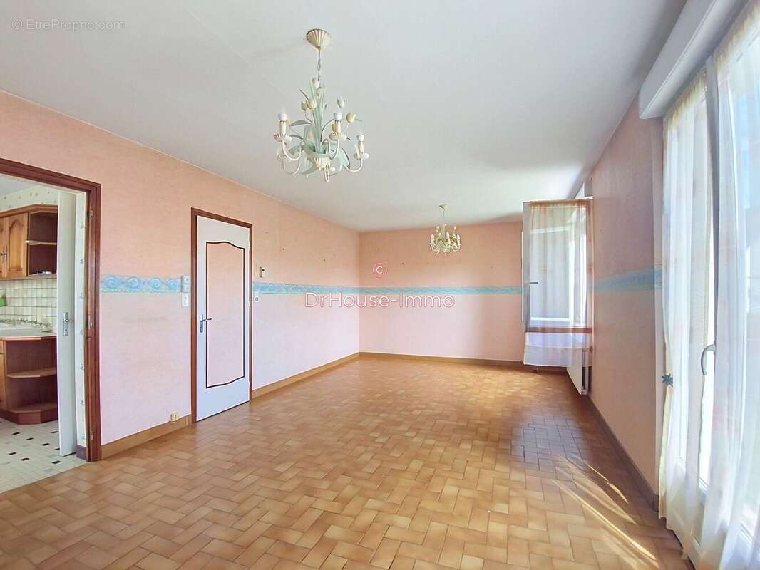 Maison 72 m² à Saint-Hilaire-Du-Harcouet  - photo 25