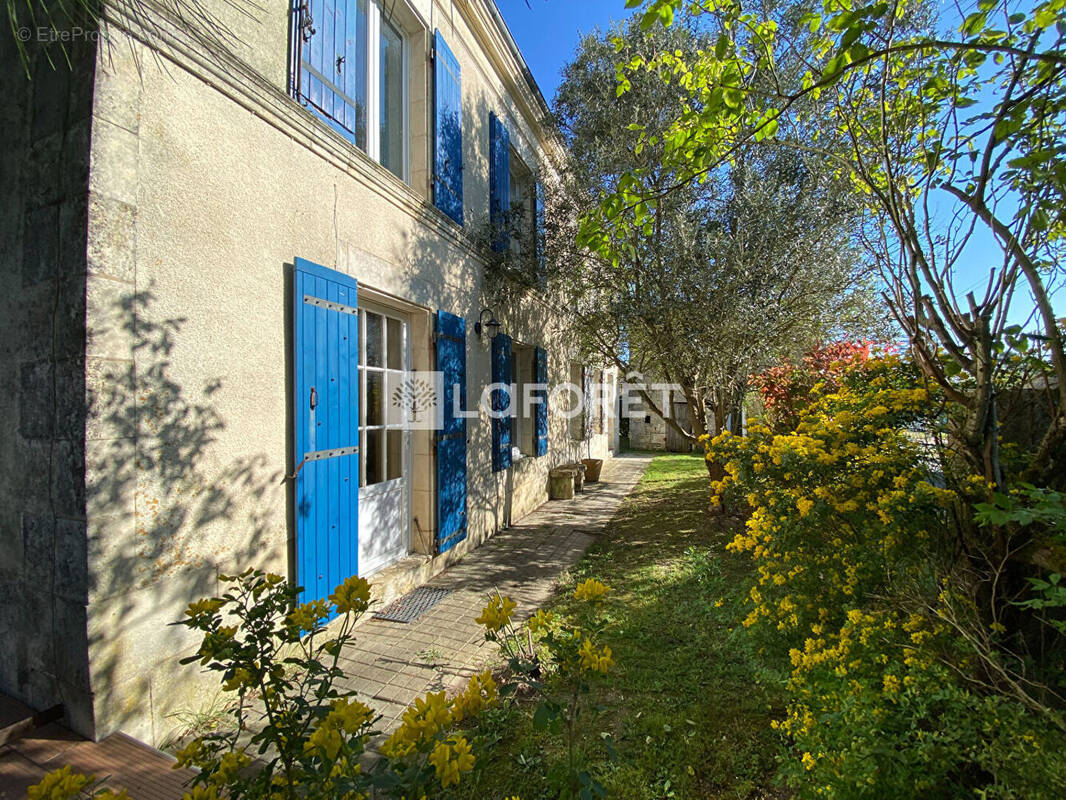 Maison à ASNIERES-LA-GIRAUD