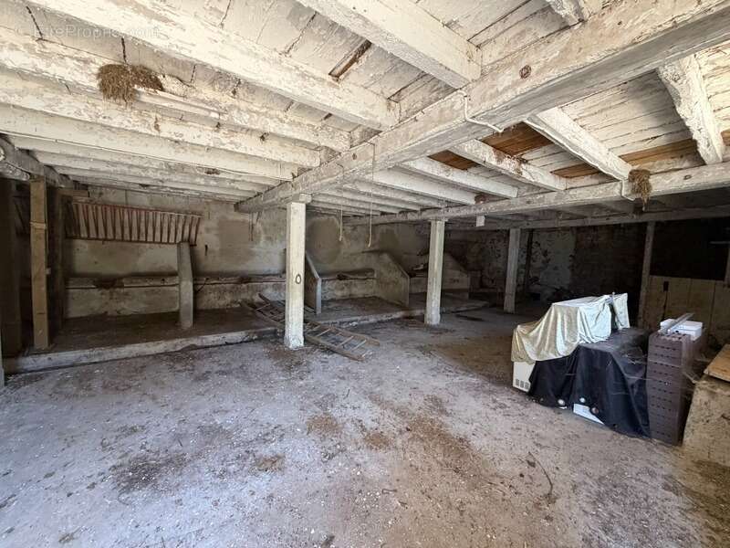 Grange a rehabiliter 200 m2 - photo 5
