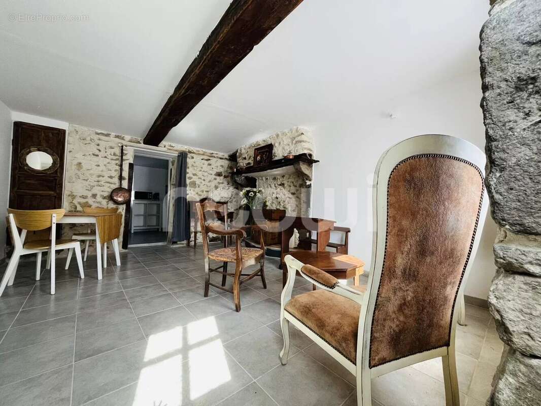 Maison à SAINT-GEORGES-DE-MONS