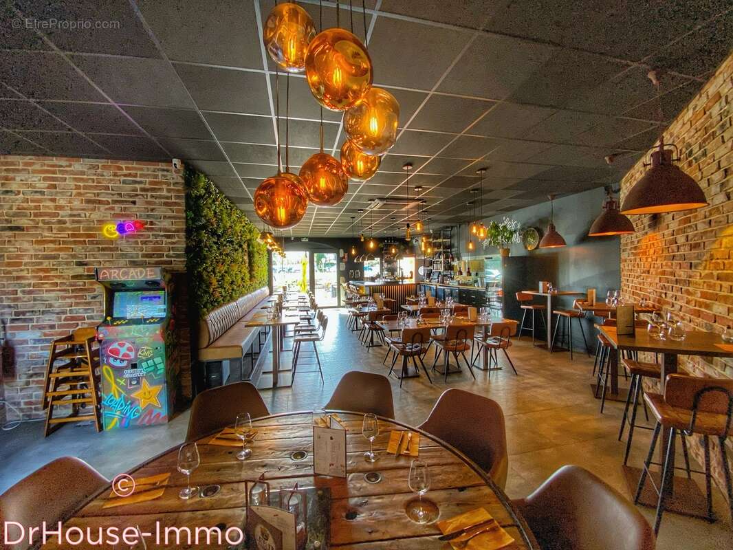 Commerce à GAREOULT