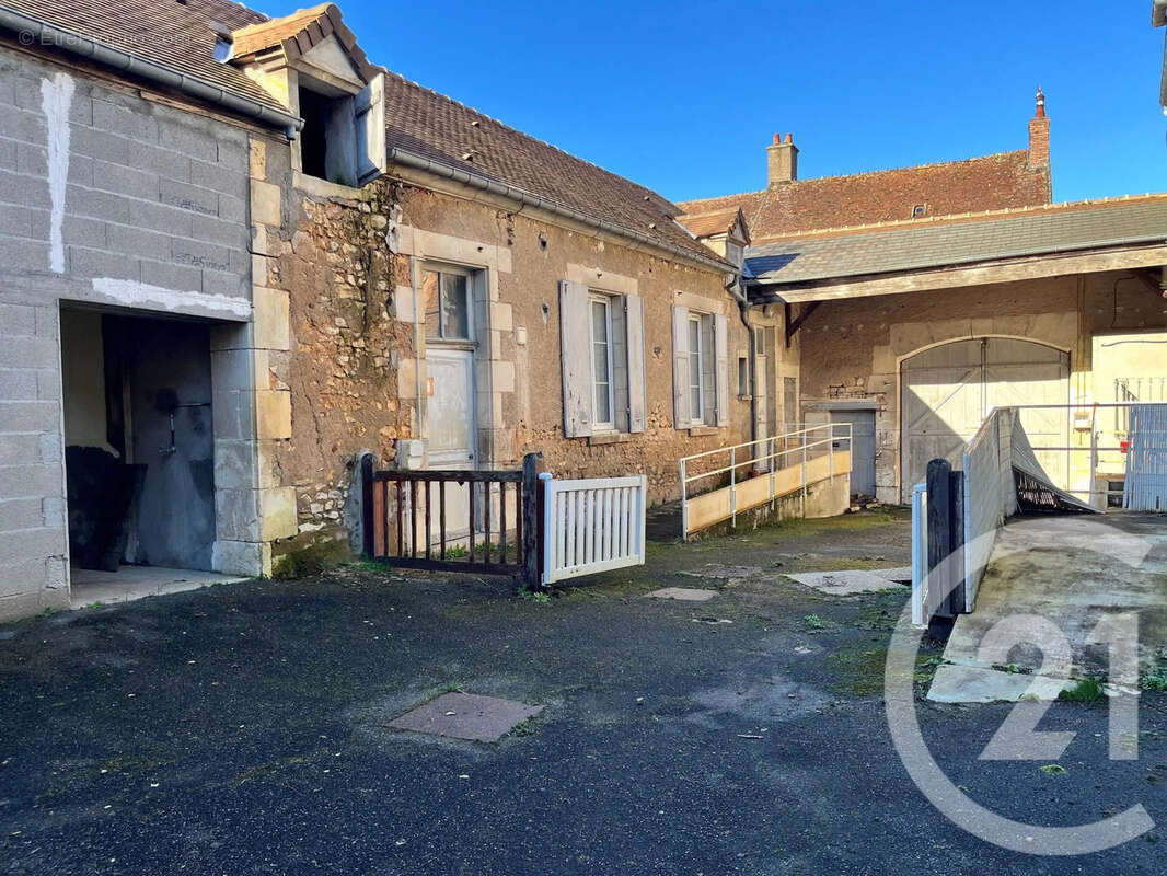 Maison à ENTRAINS-SUR-NOHAIN