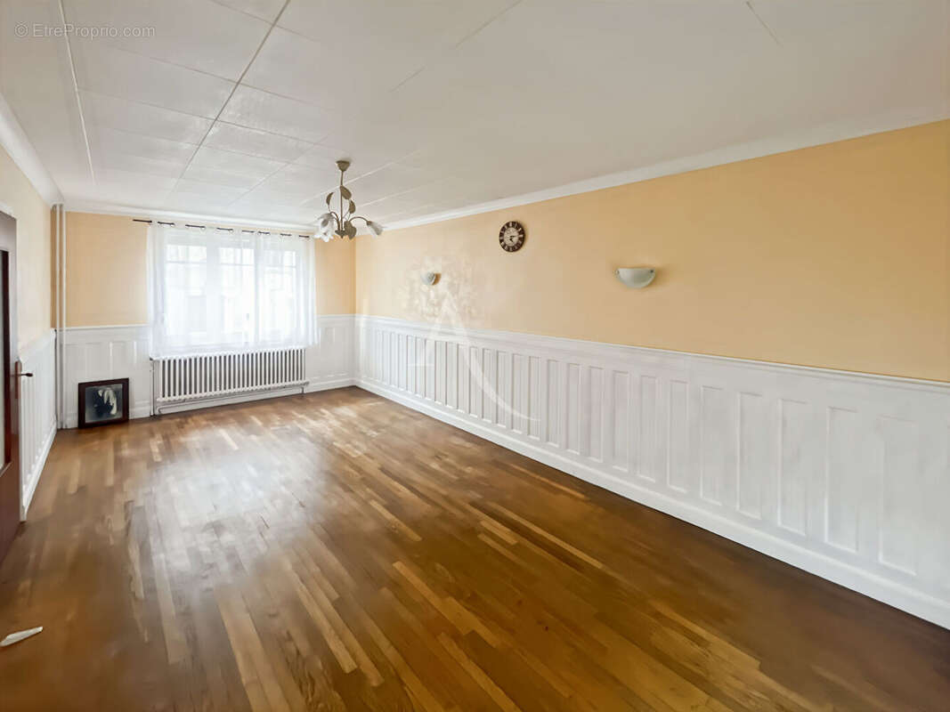 Maison à GAILLON-SUR-MONTCIENT