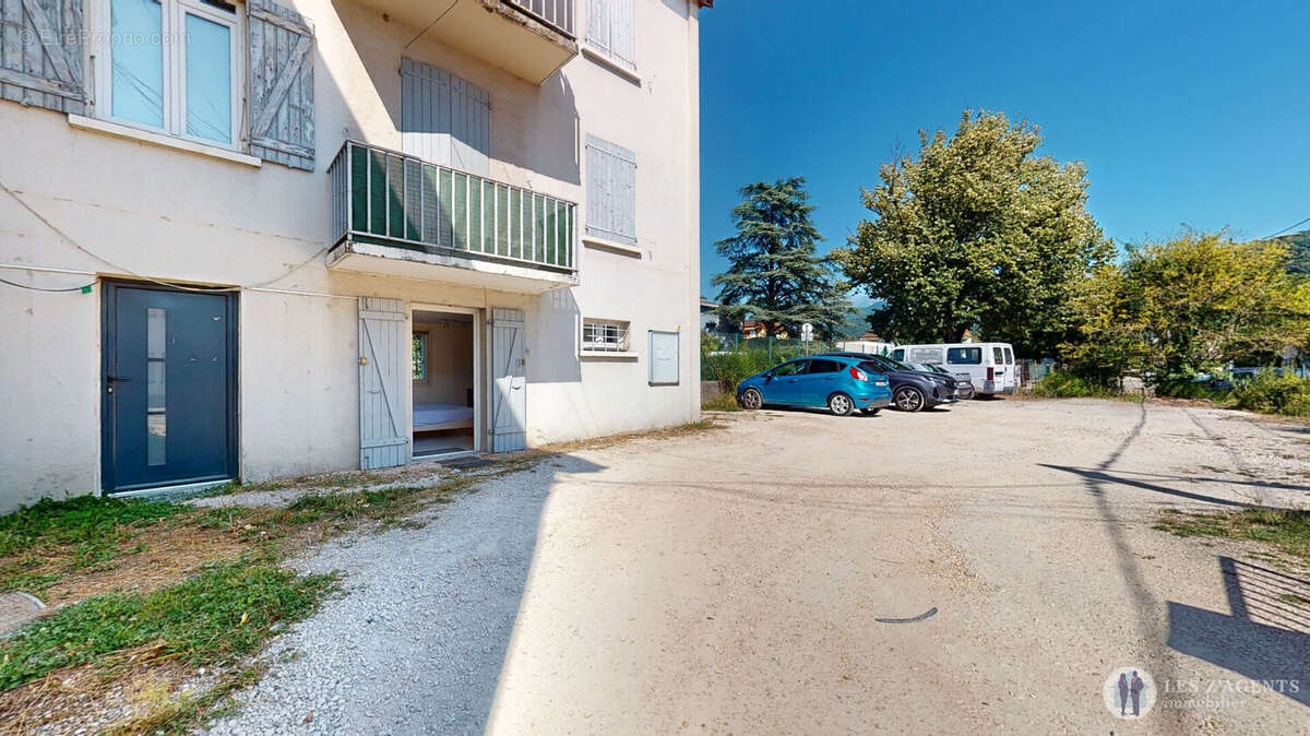 Appartement à SAINT-MARTIN-D'HERES