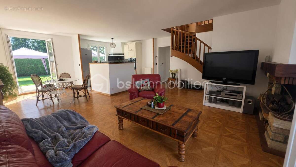 Maison plain-pied 115 m2 - 4 chambres - terrain 500 m2 - piscine - photo 3
