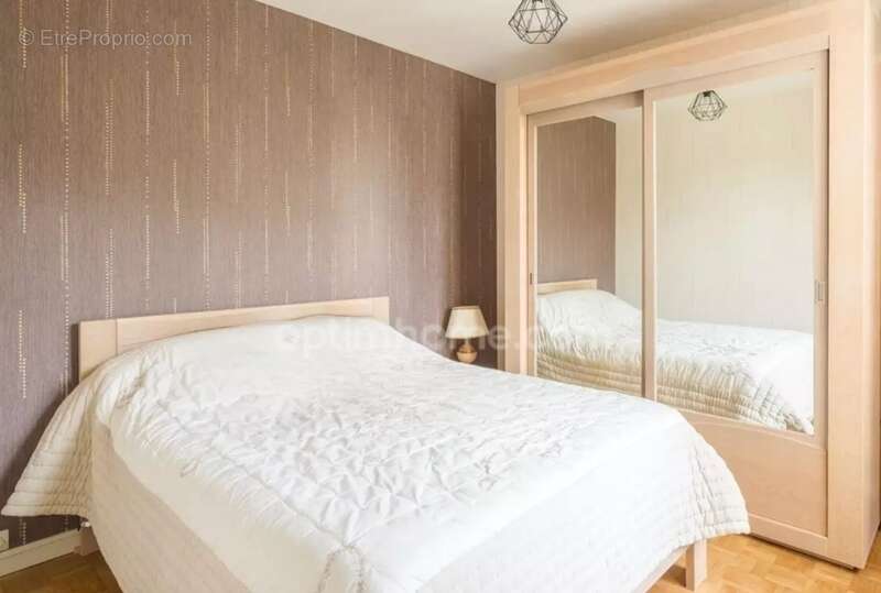 Appartement à LES PAVILLONS-SOUS-BOIS