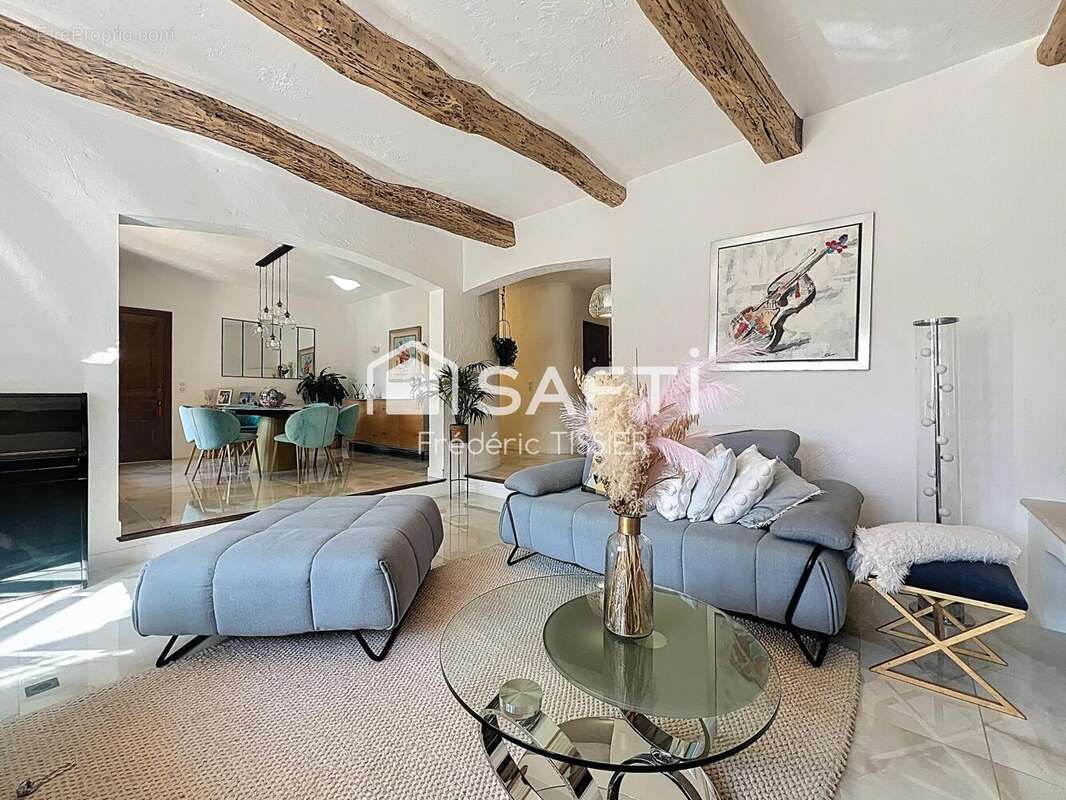 Photo 2 - Maison à LA ROQUETTE-SUR-SIAGNE