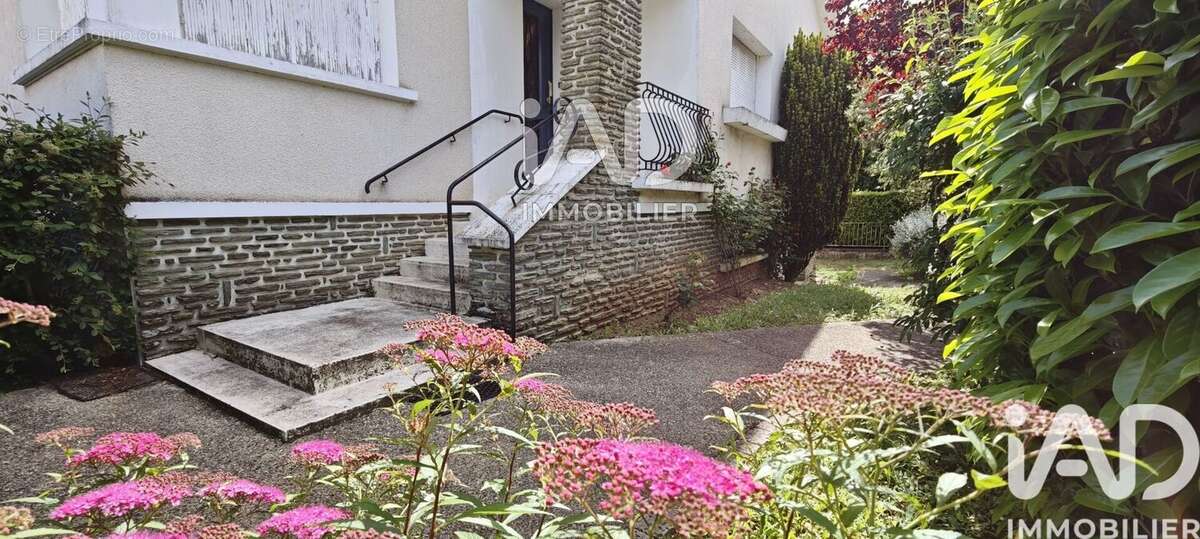 Photo 2 - Maison à FONTENAY-LE-COMTE