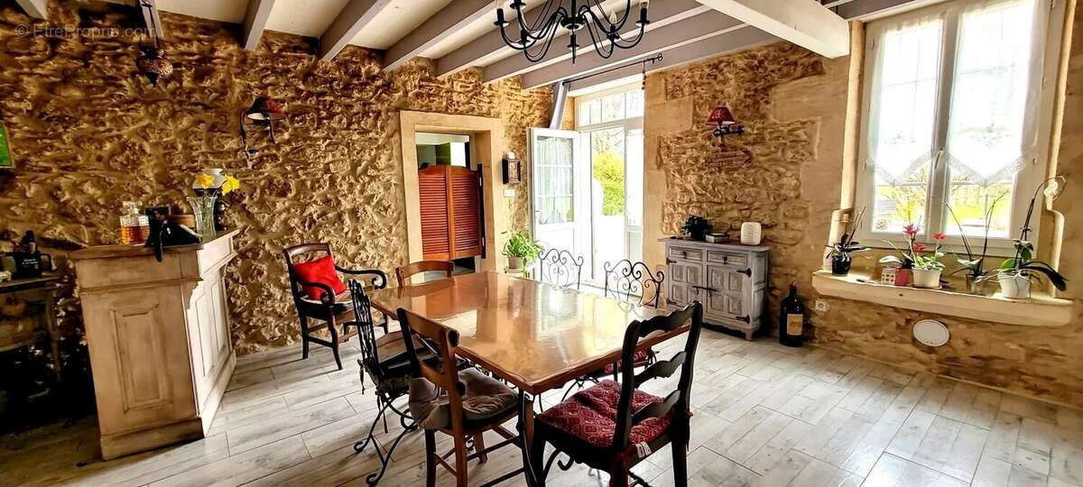 Maison à GUILLOS