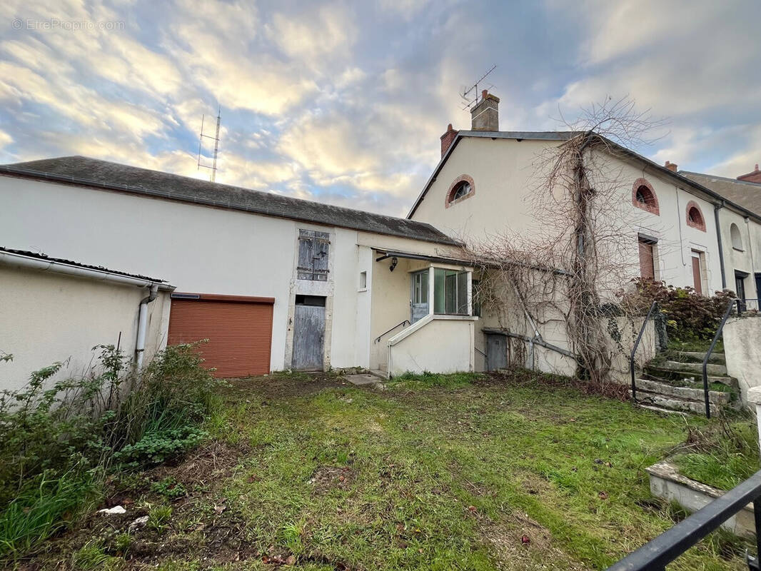 Maison à CHEZAL-BENOIT