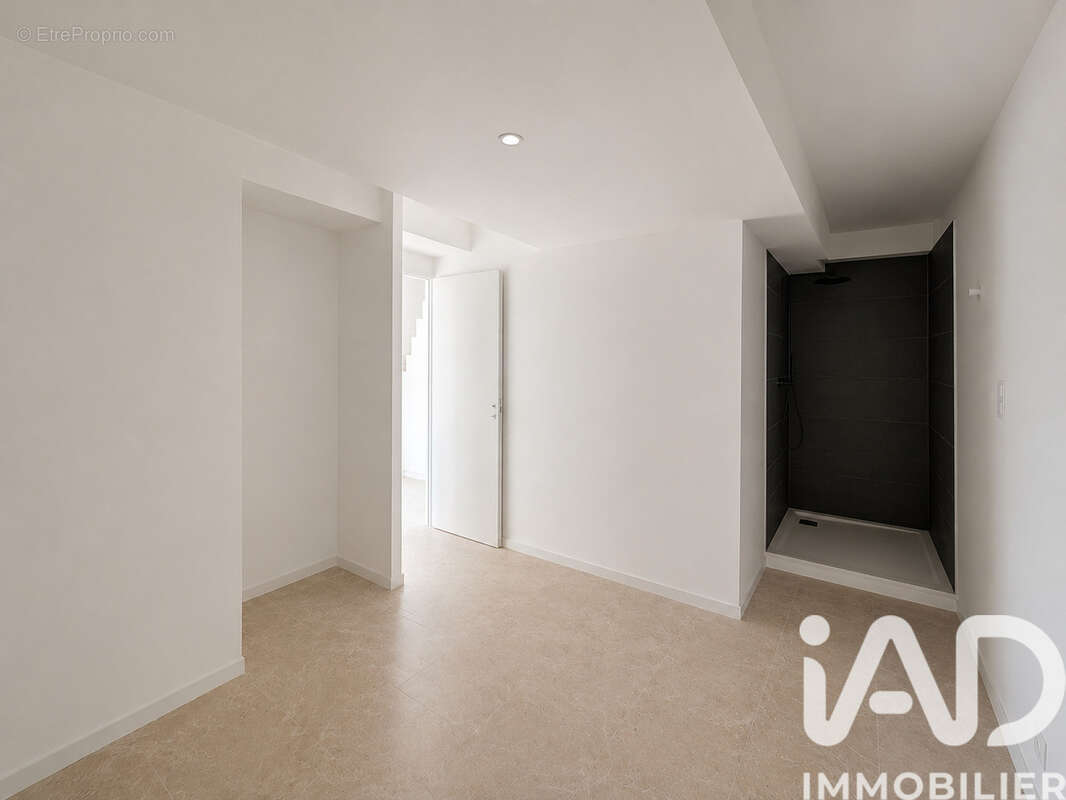 Maison 82 m² à Saint-Gilles  - photo 9