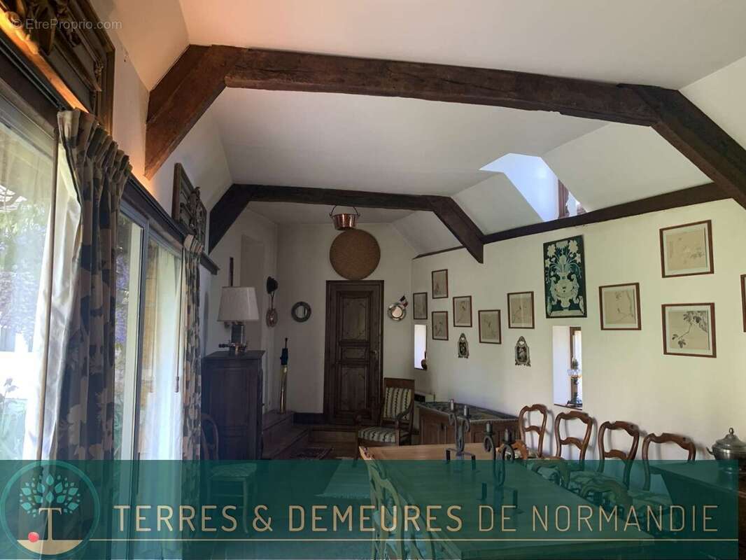 Maison à MESLAY