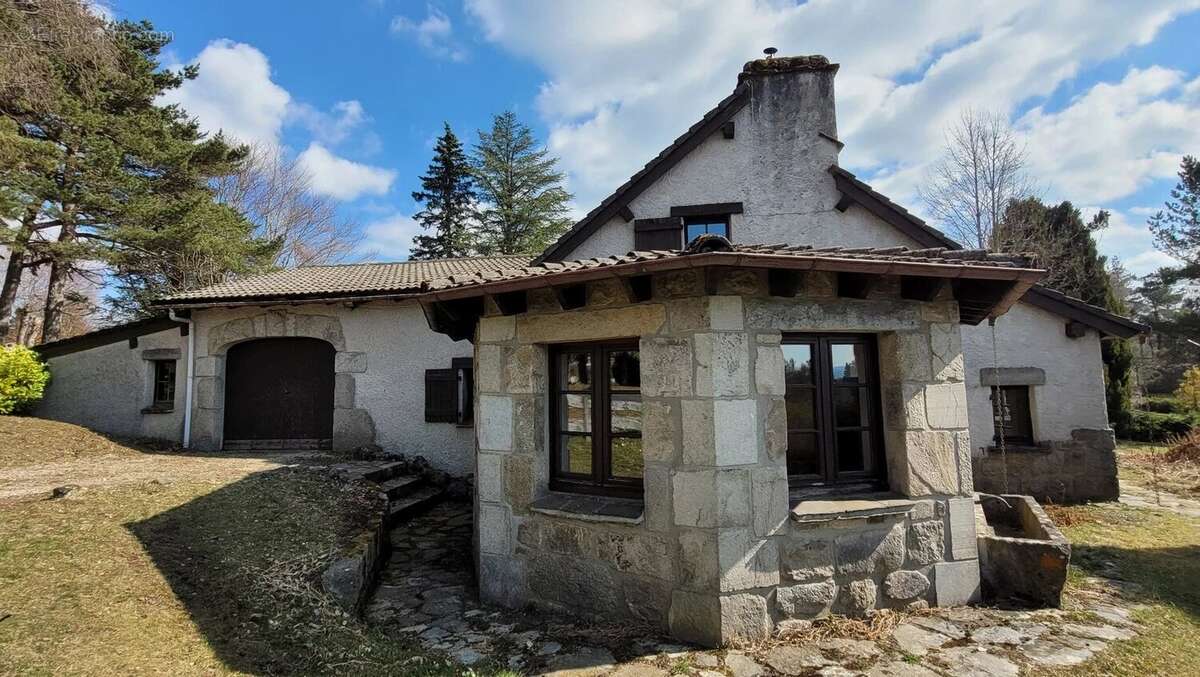 Maison à LE CHAMBON-SUR-LIGNON