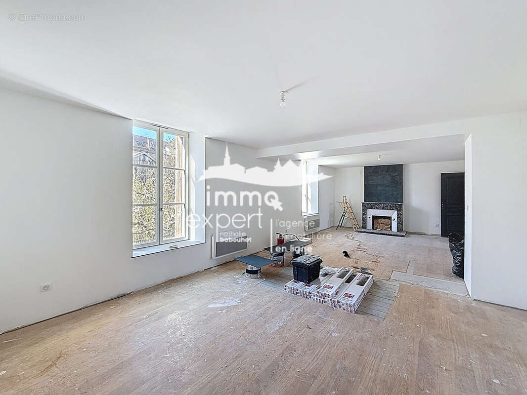 Appartement à MIRECOURT