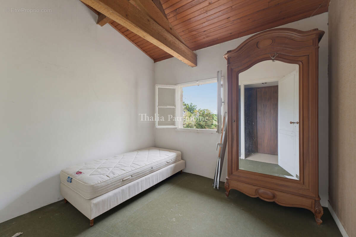 Propriété de 235 m2 avec plus de 5 000 m2 de terrain à Cambes - photo 13