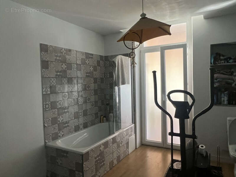 Maison à VAUX-LES-SAINT-CLAUDE