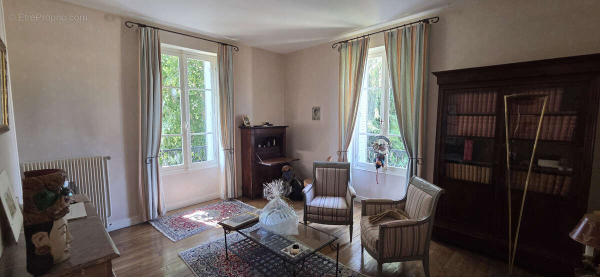 Elégante villa du 19ème sur 4 759 m2 de parc arboré clos de murs - photo 10