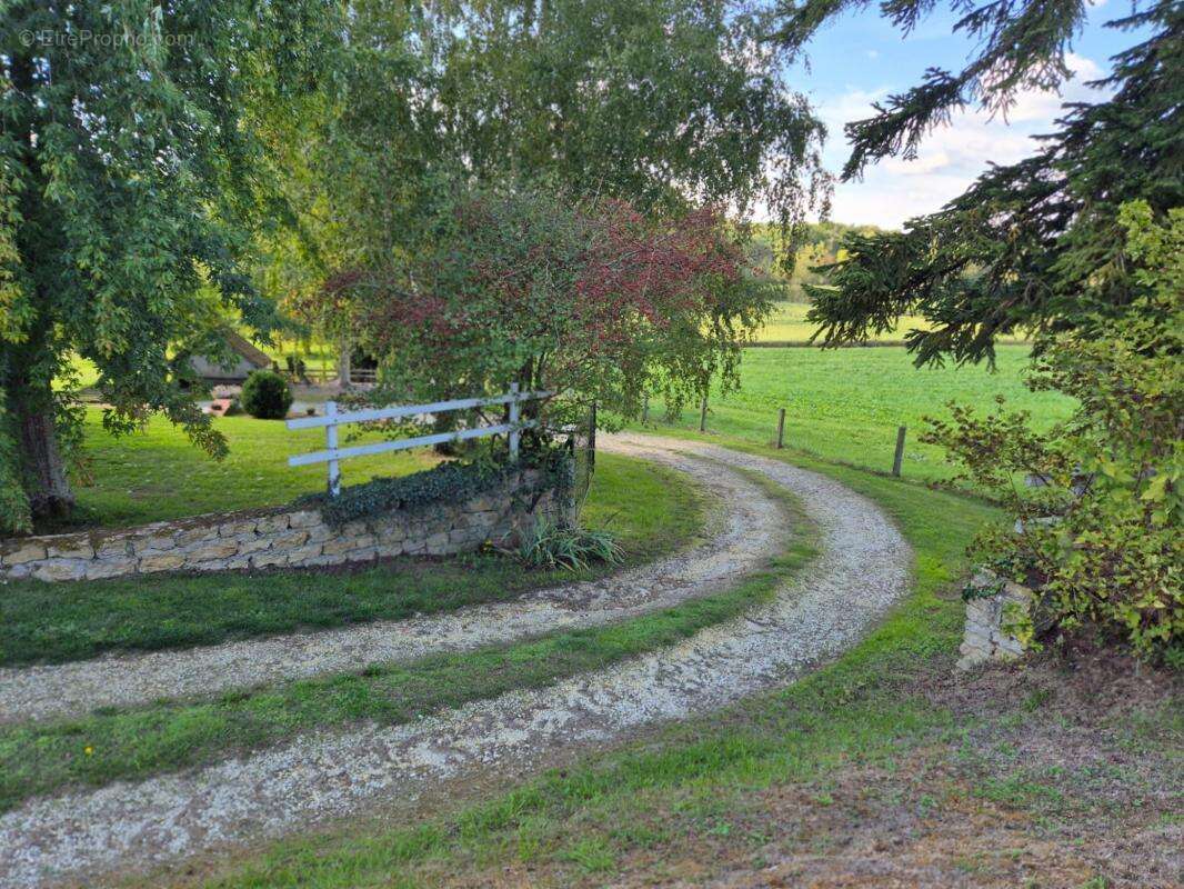 Maison à MONTGIVRAY