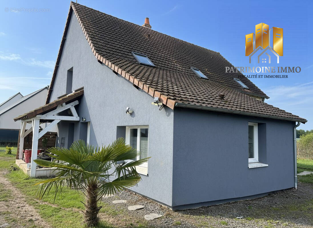 Maison à LOUESTAULT