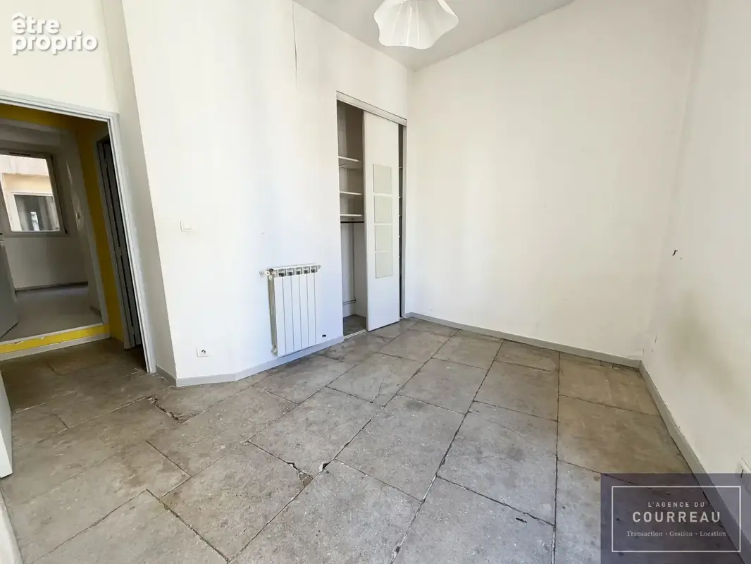 Appartement F4 de 84,03 m2 à rénover - photo 8