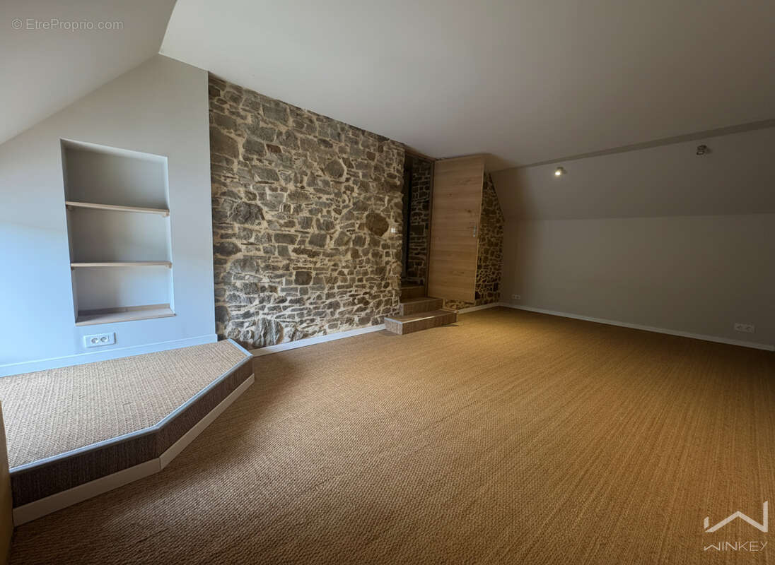 Authentique longère en pierre avec près de 5 000 m2 de terrain  -  Guichen - sans vis a vis - photo 7