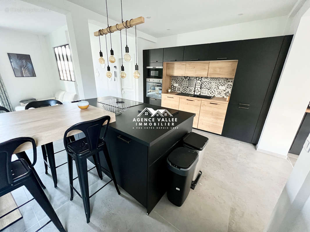 Maison à SAINT-PIERRE-DU-PERRAY