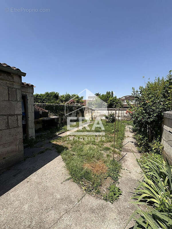 Appartement à SAINTES