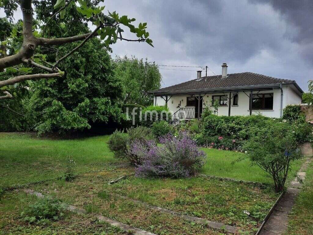 Maison de plain-pied avec terrain constructible sur 8,64 ares - photo 3