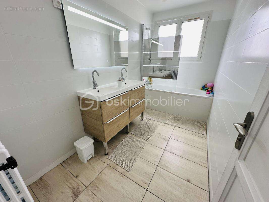 Terrain à SAINT-MEMMIE