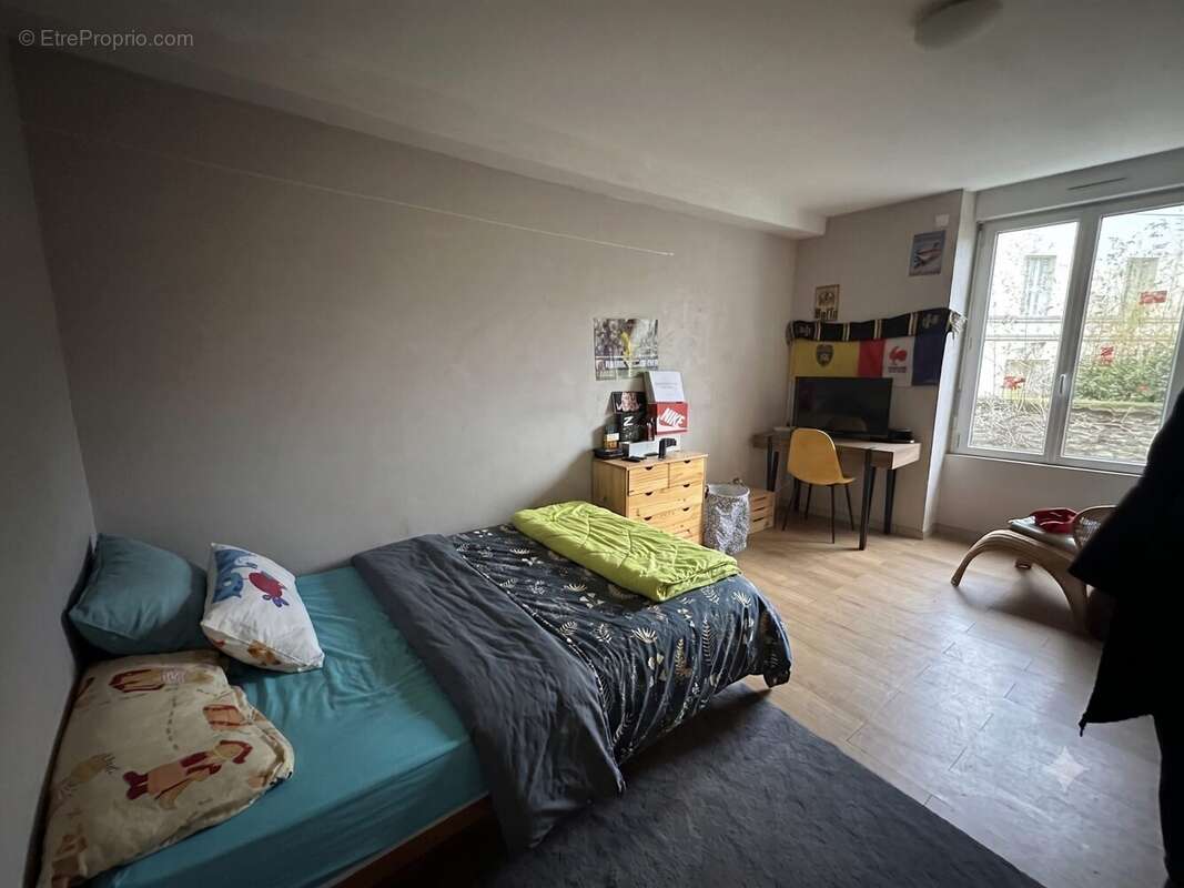 Appartement 92 m² à Doue-La-Fontaine  - photo 4