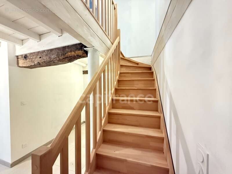 Le charme de l’ancien, le confort du moderne – Maison rénovée de 124 m² à Saint-Maurice-de-Satonnay - photo 12