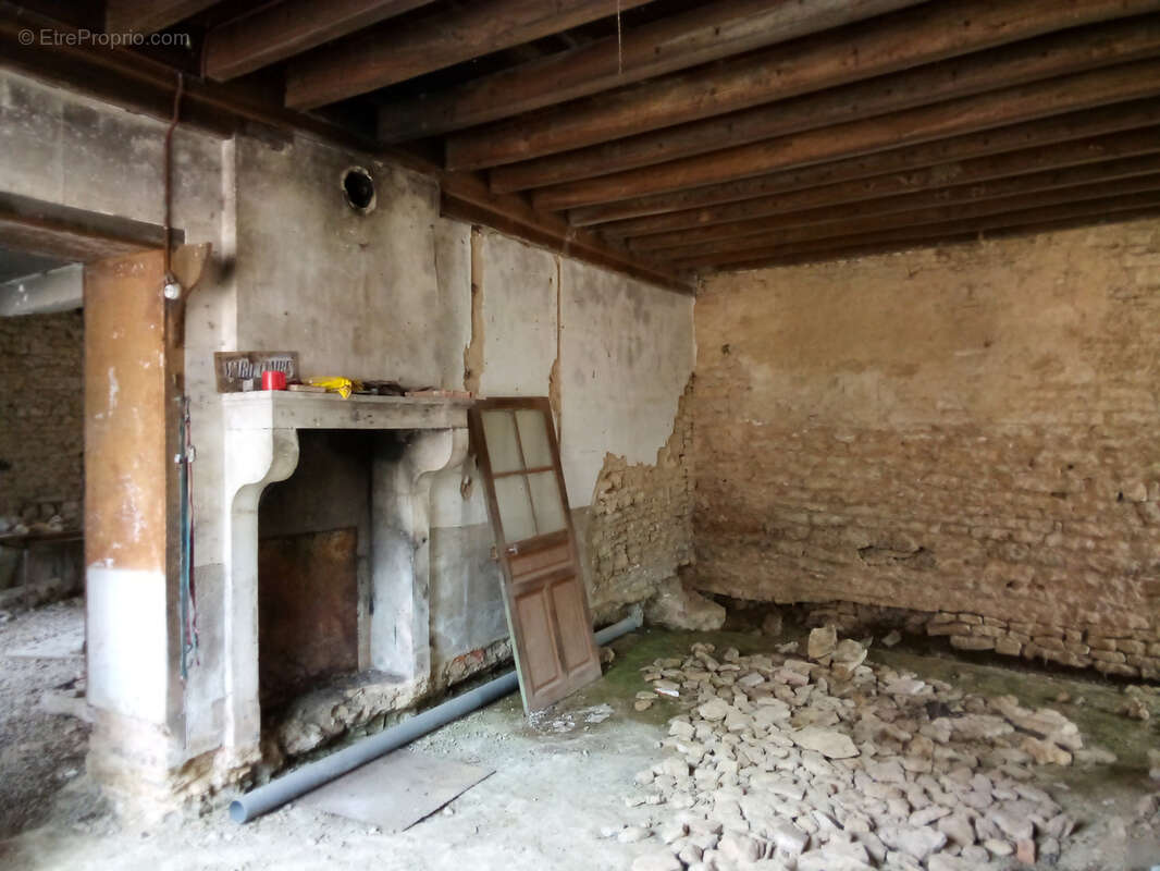 Maison à PRECY-SOUS-THIL