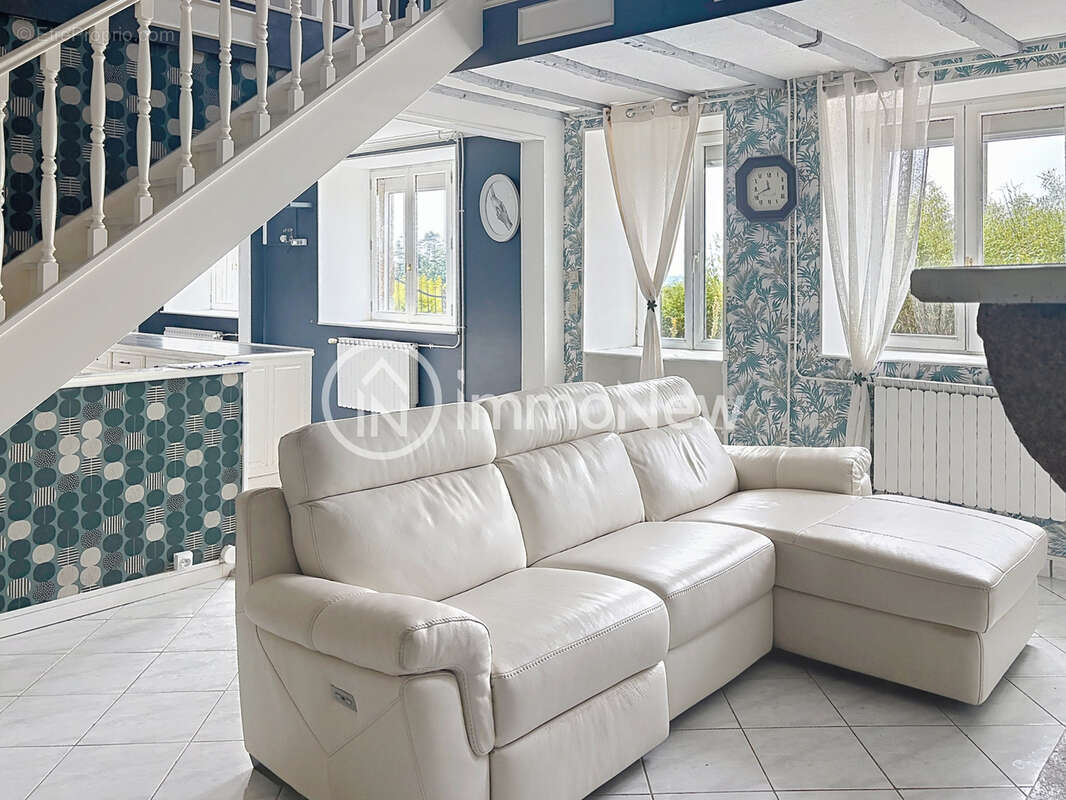 Rare a la vente, maison 230 m2  avec 5 chambres sur un beau terrain de 1700 m2 avec sa vue exceptionnelle - photo 7
