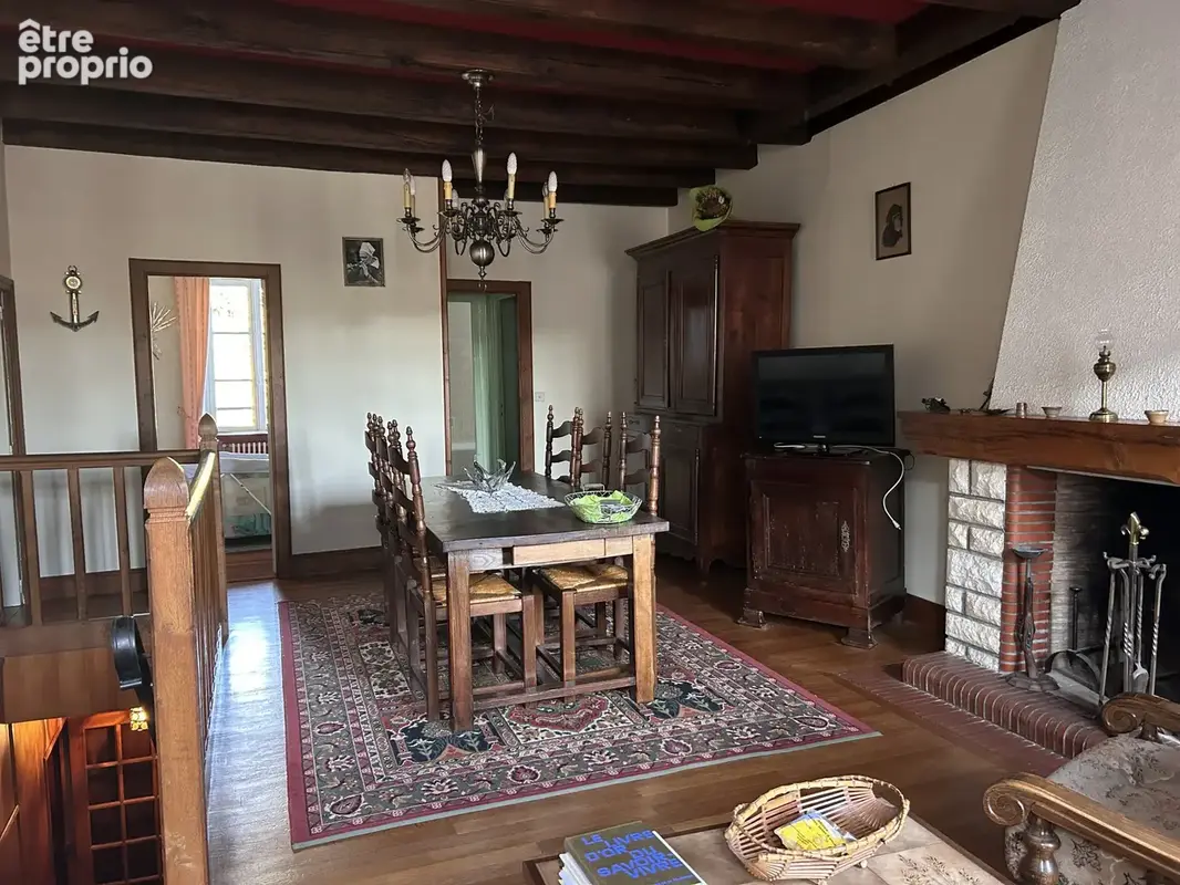 A VENDRE - Maison T5 avec garage, jardin et dépendance à Saint-Gaultier - photo 10