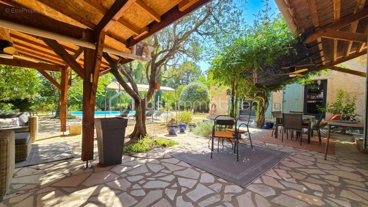Villa de plain-pied avec piscine - photo 4