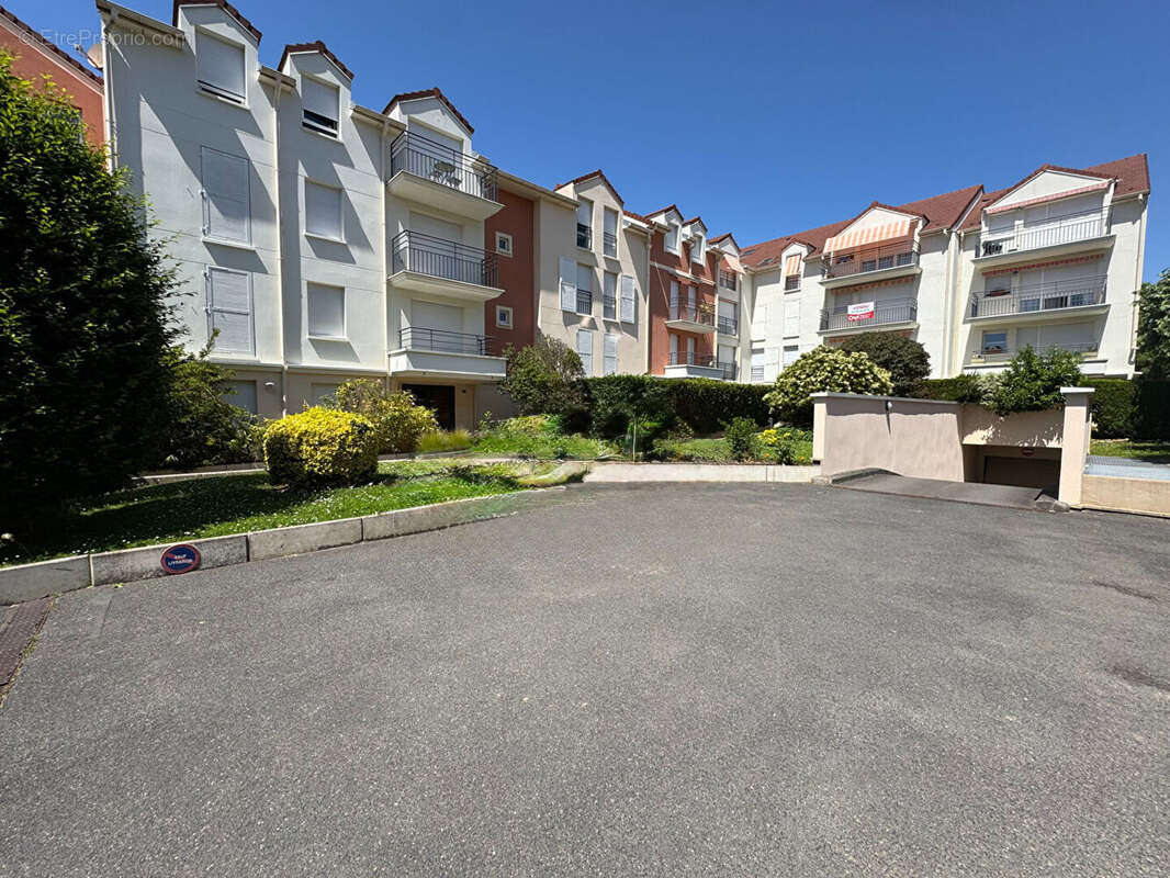 Parking à BRUNOY