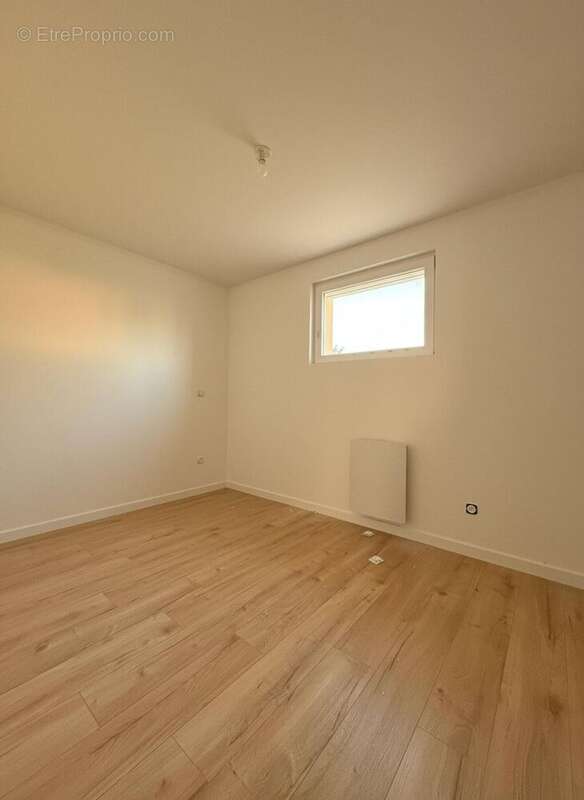 Photo 8 - Appartement à BAGE-LE-CHATEL
