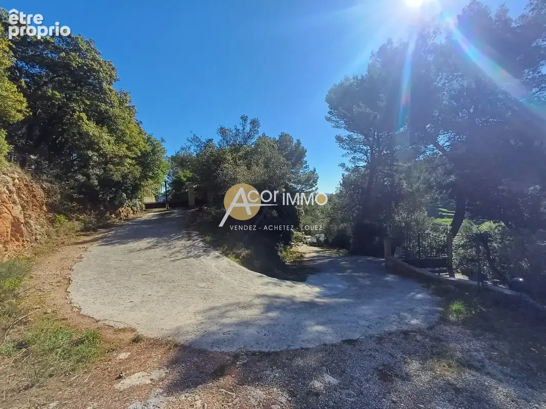Sollies ville (var) - terrain a batir - photo 3
