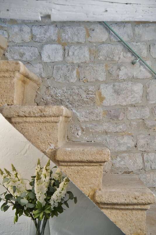 Maison de village en pierre avec terrasse tropézienne - photo 10